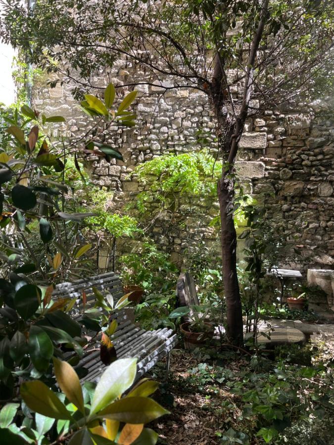Face Au Palais Bed & Breakfast Avignon Exterior foto