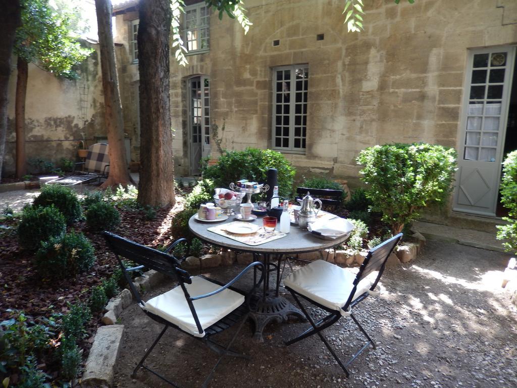 Face Au Palais Bed & Breakfast Avignon Cameră foto