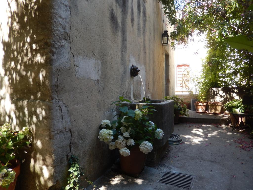 Face Au Palais Bed & Breakfast Avignon Exterior foto